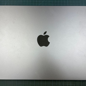 맥북 에어 M2 / 2022 / 13인치