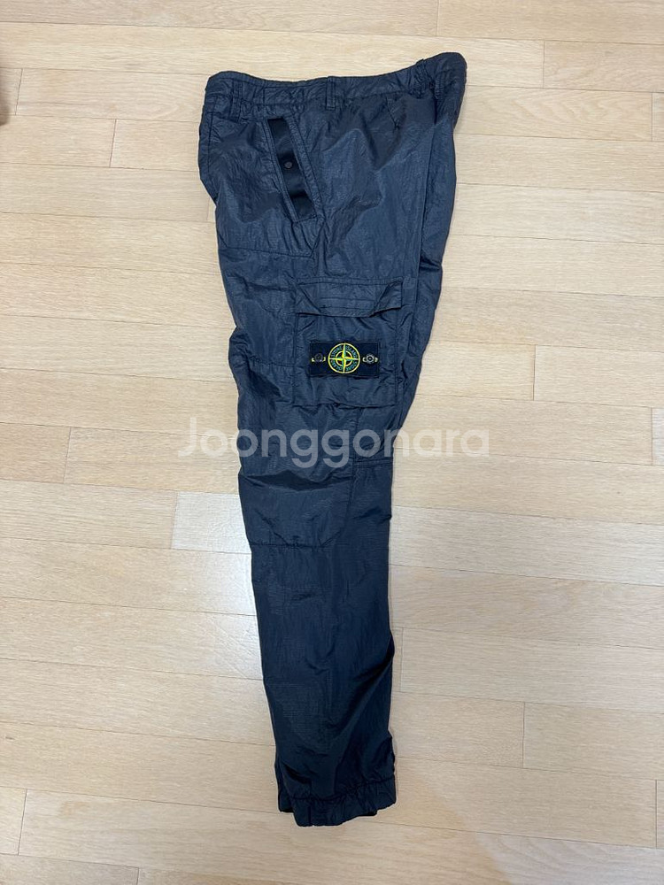 스톤 아일랜드 시어커서 메탈 나일론 조거팬츠 팝니다--2