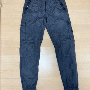 스톤 아일랜드 시어커서 메탈 나일론 조거팬츠 팝니다