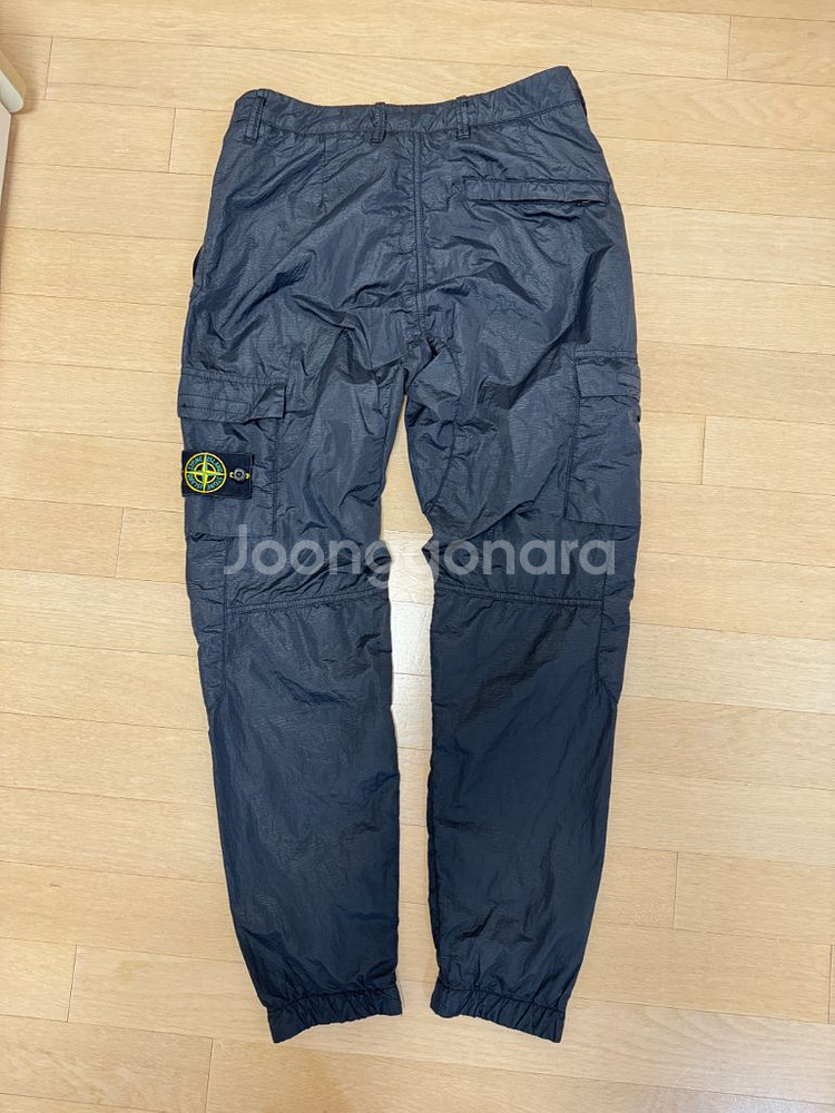 스톤 아일랜드 시어커서 메탈 나일론 조거팬츠 팝니다--1