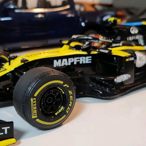 1/18 다이캐스트 모델