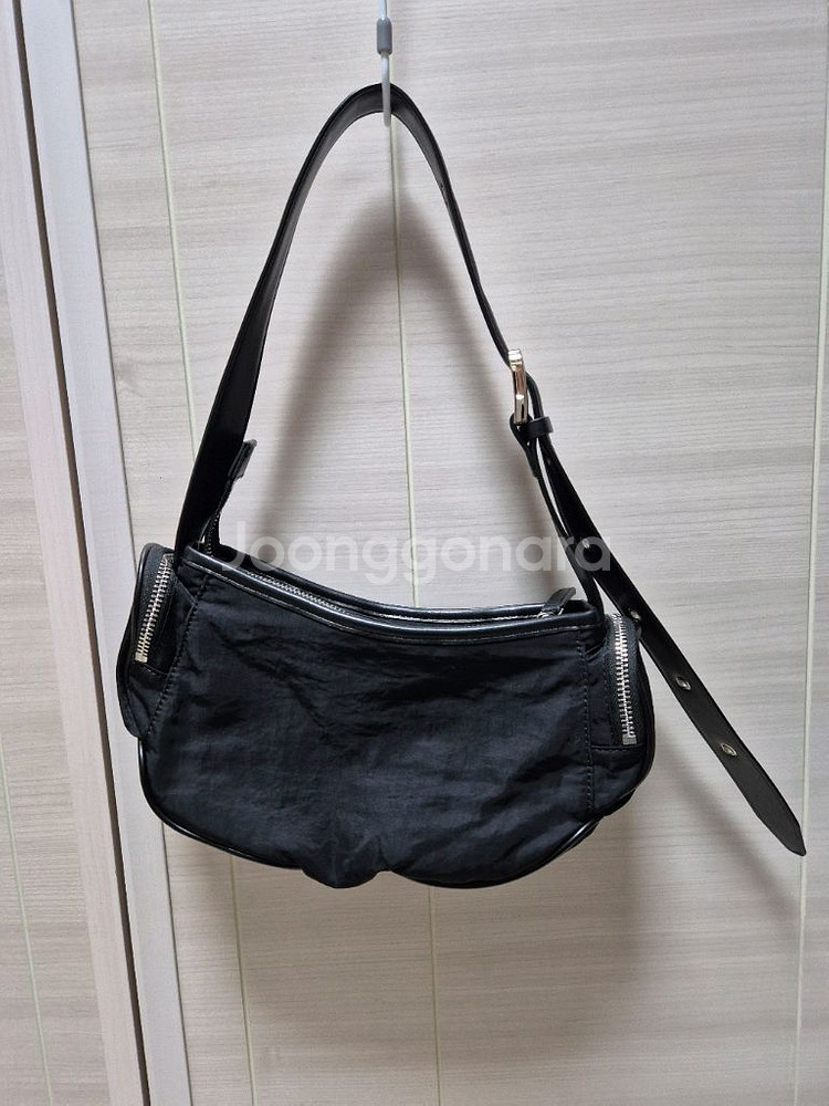 마뗑킴 마들렌 라운드백 블랙--3