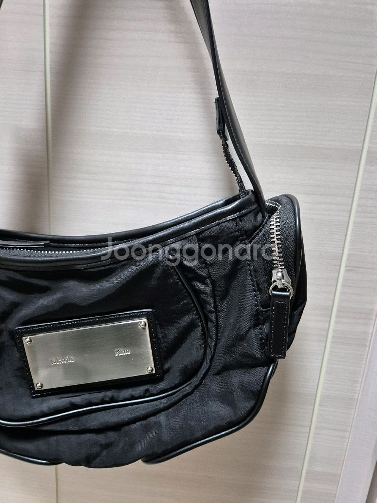 마뗑킴 마들렌 라운드백 블랙--5