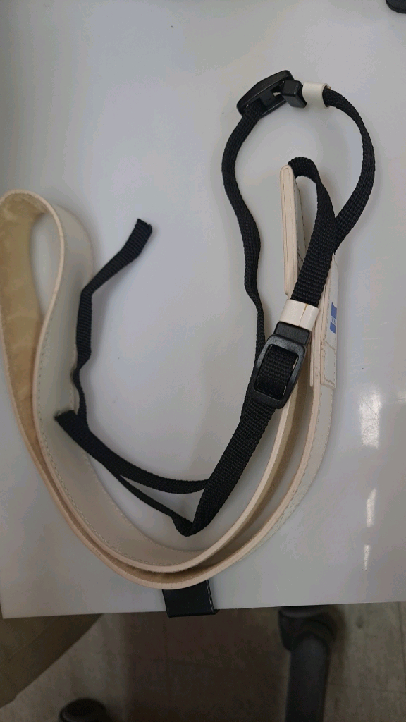 소니 A6000 A6500 정품 짜이스 zeiss 가죽스트랩--1