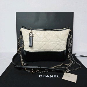 샤넬 가브리엘 호보백 카프스킨