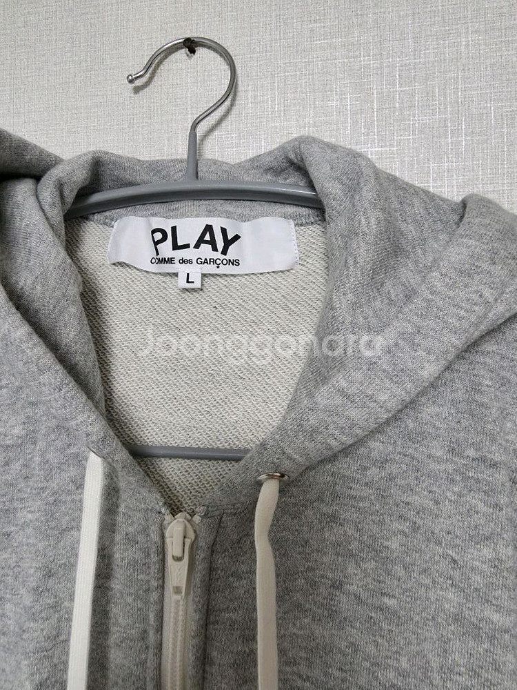 꼼데가르송 플레이 하트 후드집업 L사이즈--1