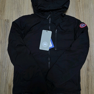캐나다구스 롯지 패딩 블랙 s사이즈(95-100) 판매합니다.