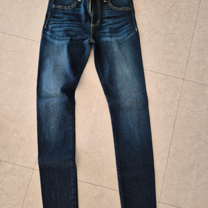 데님 진 여성 청바지