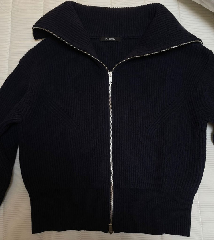 다이애그널 투웨이 세일러집업 네이비 diagonal 그로브 비아플레인 아모멘토 로우클래식 이미지