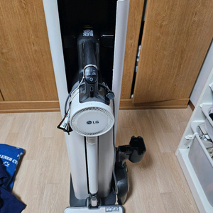 (LG)엘지 무선청소기 코드제로 a9s 오브제 자동청소 타워형 + 스팀물걸레 흡입구 + 침구 ,틈새 키트 출구성