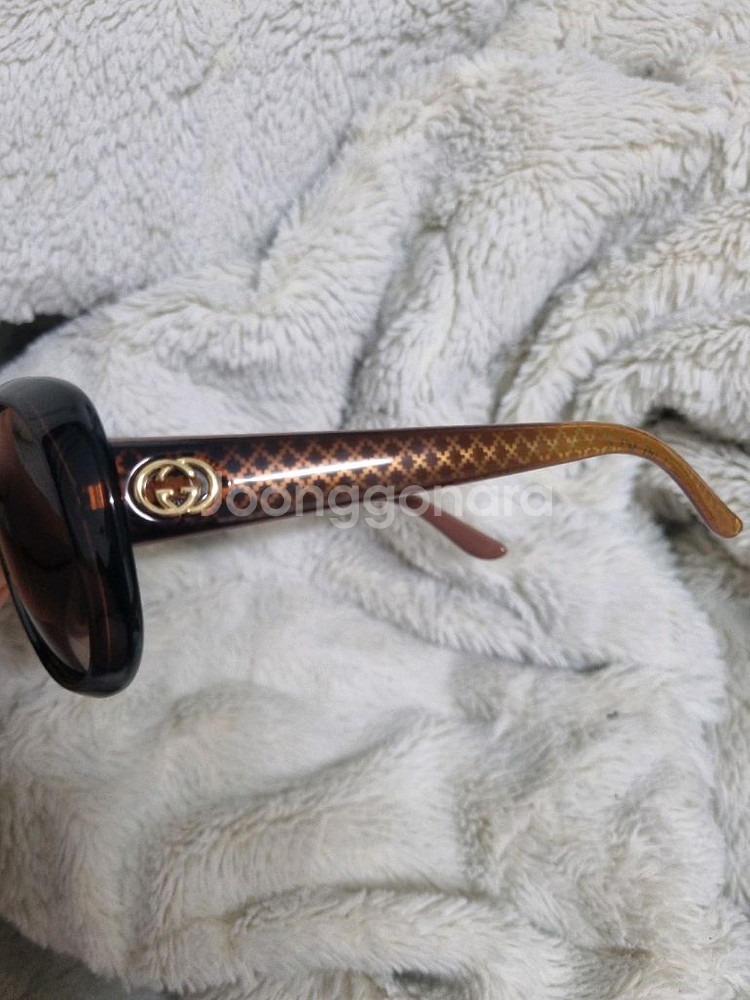 구찌 선글라스 오버 사이즈 뿔테--0