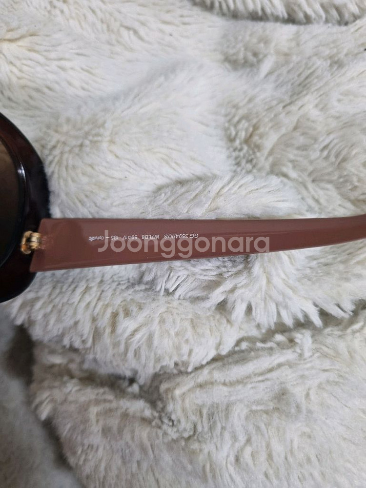 구찌 선글라스 오버 사이즈 뿔테--2