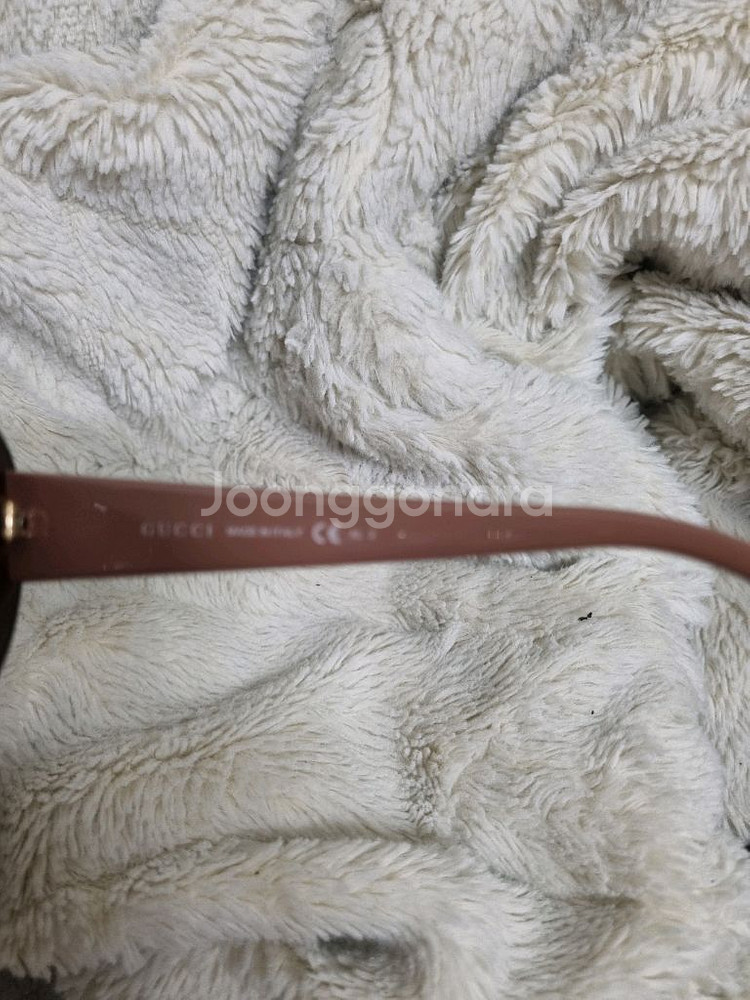 구찌 선글라스 오버 사이즈 뿔테--4