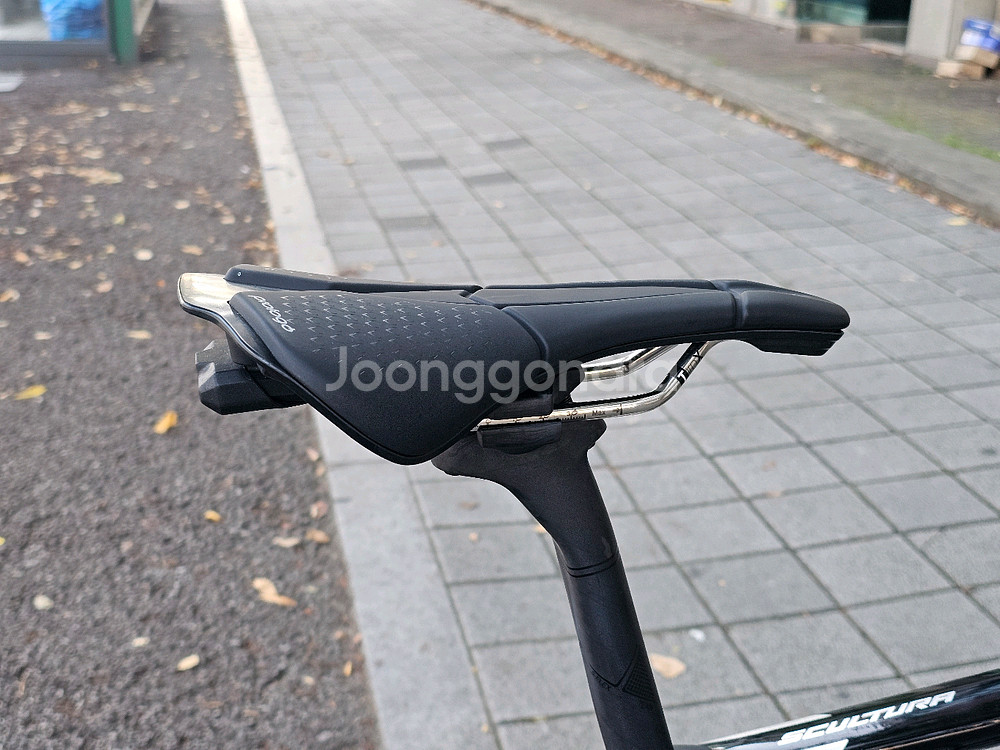 메리다 스컬트라 6000 로드바이크--4