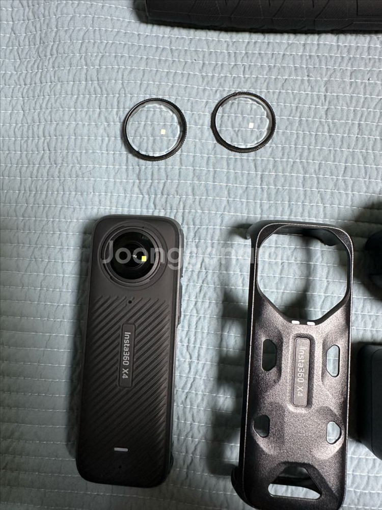 인스타360 엔듀로 키트 X4 8K 액션캠 풀세트--1