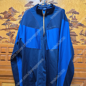 블랙야크 봄 가을 티셔츠 115사이즈 택포 3만원 판매합니다..상태 좋아요