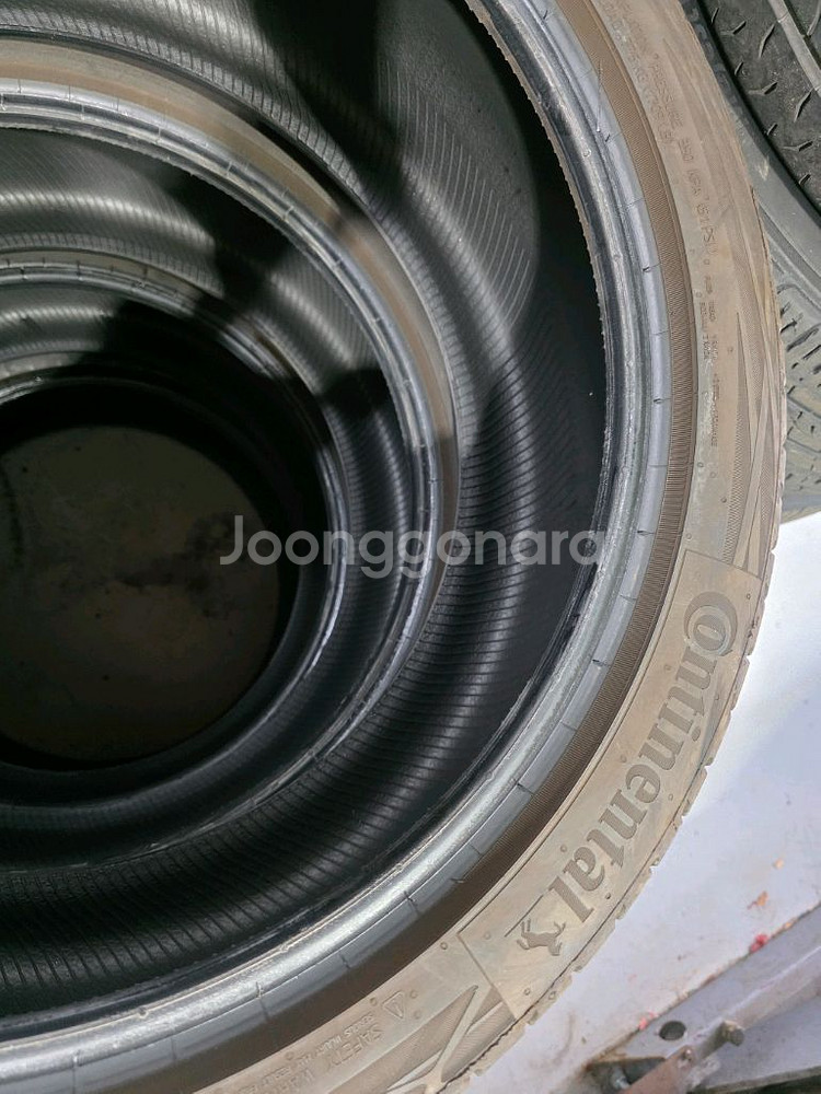 콘티넨탈 240 40 20 타이어판매합니다--0