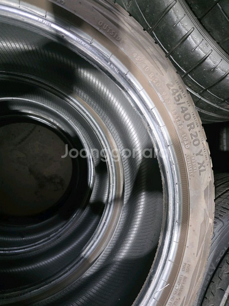 콘티넨탈 240 40 20 타이어판매합니다--1