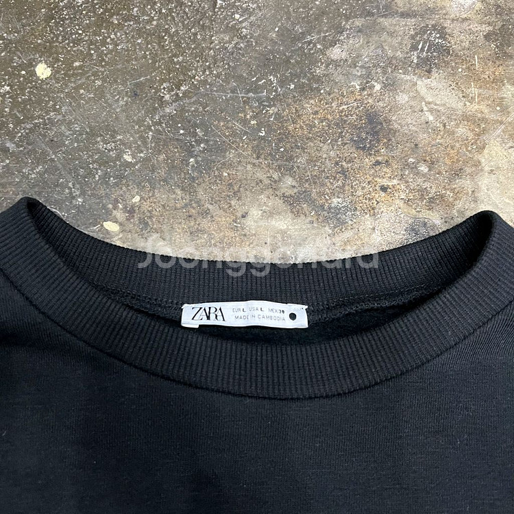 L) ZARA 자라 큐빅 스터드 오버핏 크롭 맨투맨티셔츠 맨투맨티--4