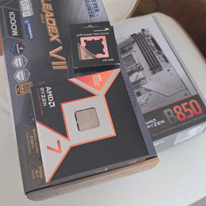 9800x3d+B850-A STRIX+ 리덱스7 1000W 골드 반본체 조합