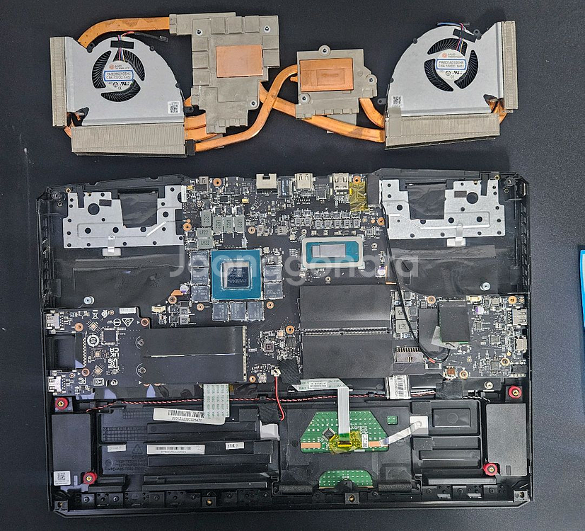 MSI VECTOR GP76 12UGS 17.3인치 노트북 판매--6