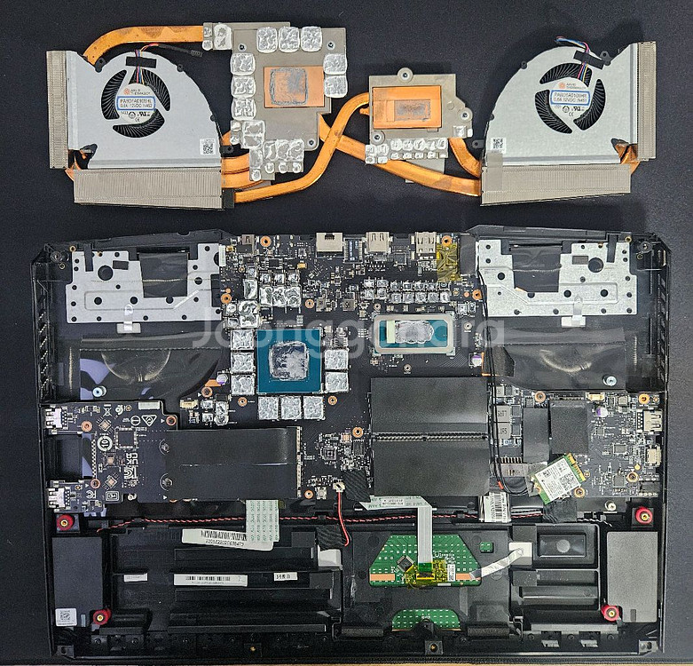 MSI VECTOR GP76 12UGS 17.3인치 노트북 판매--7