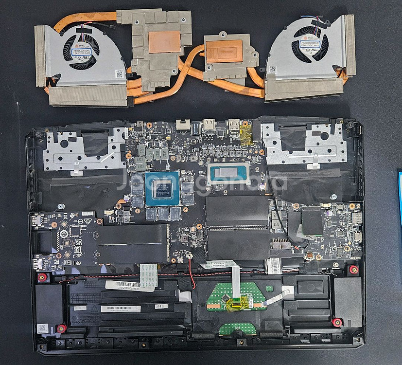 MSI VECTOR GP76 12UGS 17.3인치 노트북 판매--8