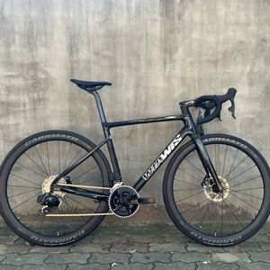 위아위스 레디컬 M 카본블랙 S사이즈(0키로 주행물건)