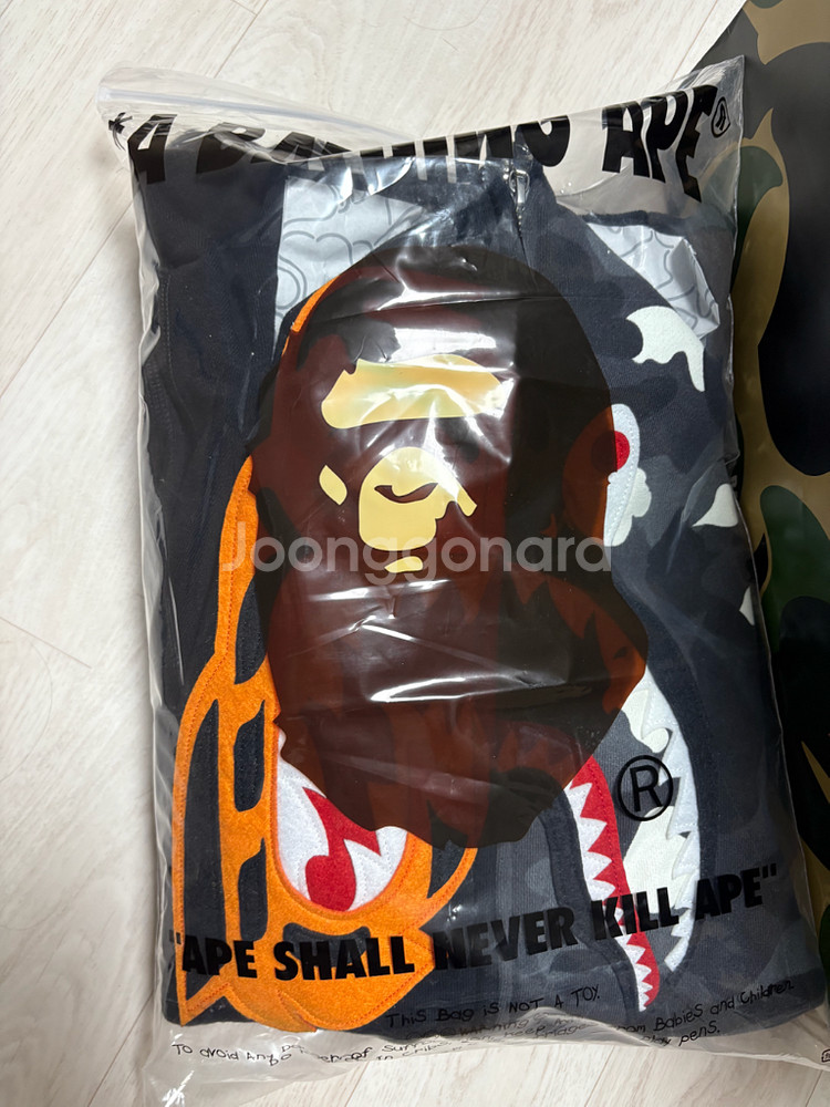 (새상품) 베이프 샤크 후드 L--2