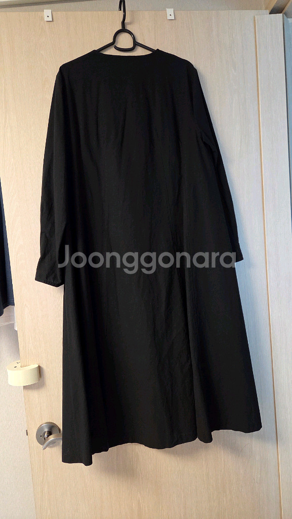 리틀블랙 로즈베이 시스터마켓 블랙 브이넥 롱원피스--7