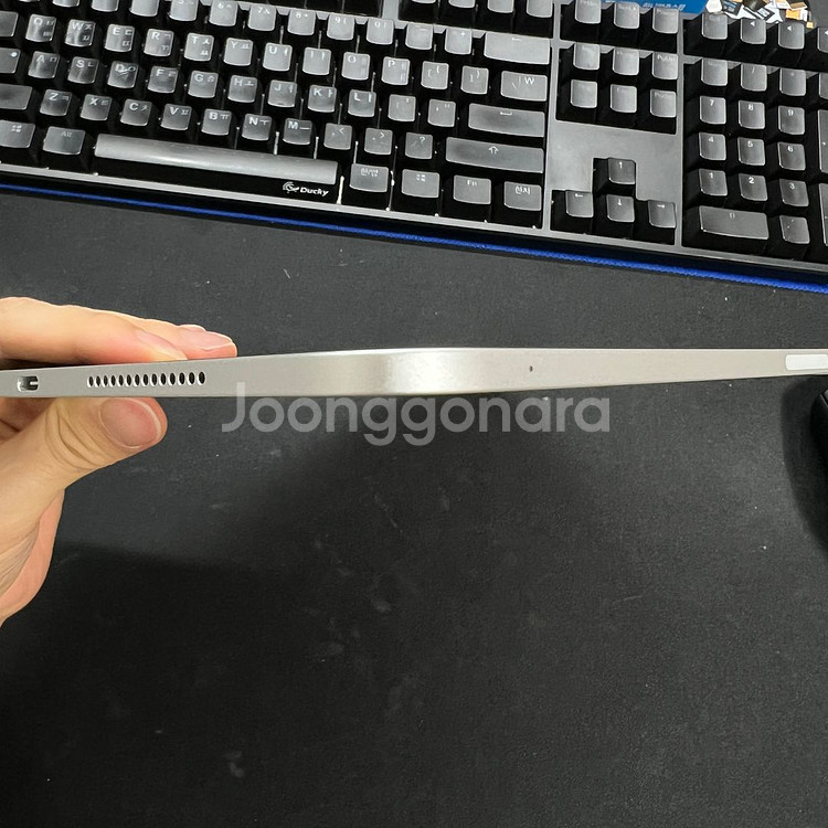 아이패드프로11 M4 (A2836) 256기가 WiFi 실버색상--3