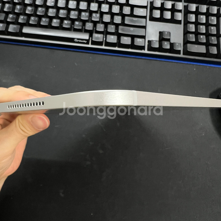 아이패드프로11 M4 (A2836) 256기가 WiFi 실버색상--5