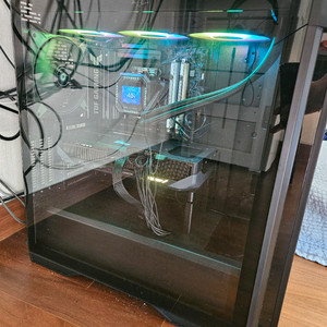 9800x3d 9070xt 32g 2tb 최상급