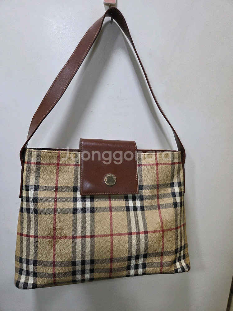 버버리 노바체크 숄더백--0