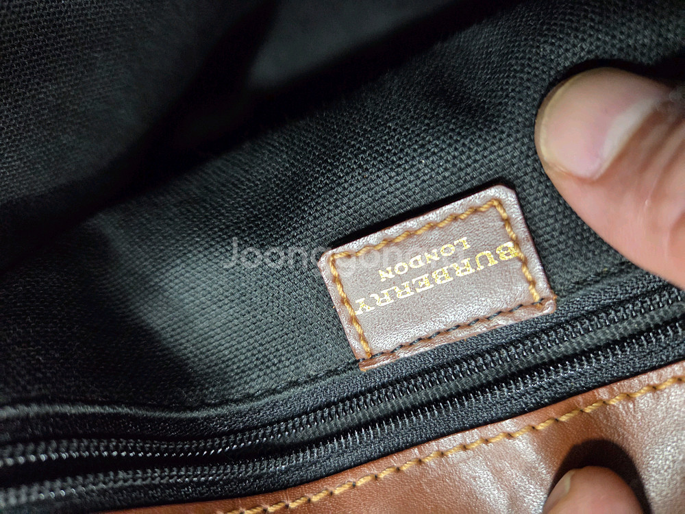 버버리 노바체크 숄더백--5