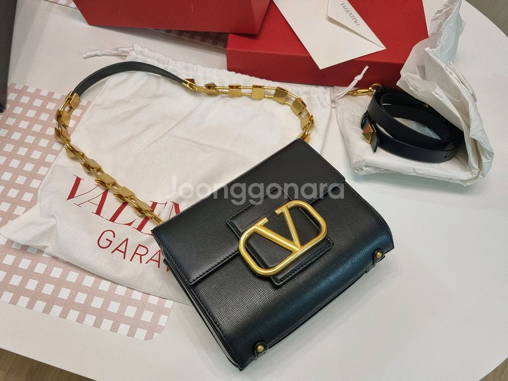 정품.발렌티노 스탐파알체 스터드 숄더백.손예진가방--0