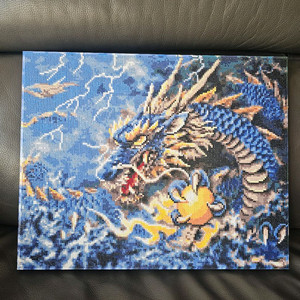 인테리어액자 보석십자수 파란용 완성품 팝니다