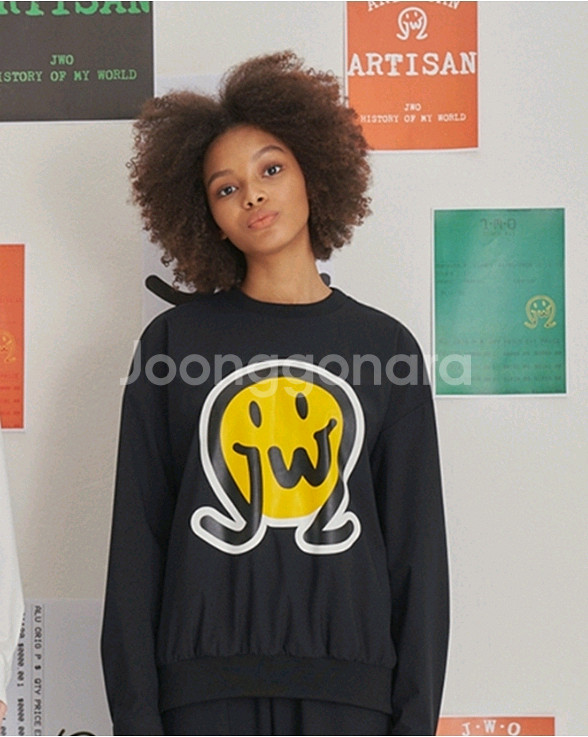 J.W.O 스마일 로고 맨투맨 빅사이즈--2