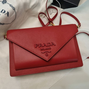정품.새재품. 프라다 사피아노 미니백