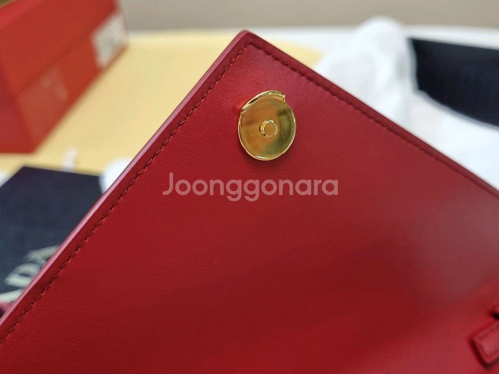 정품.새재품. 프라다 사피아노 미니백--3