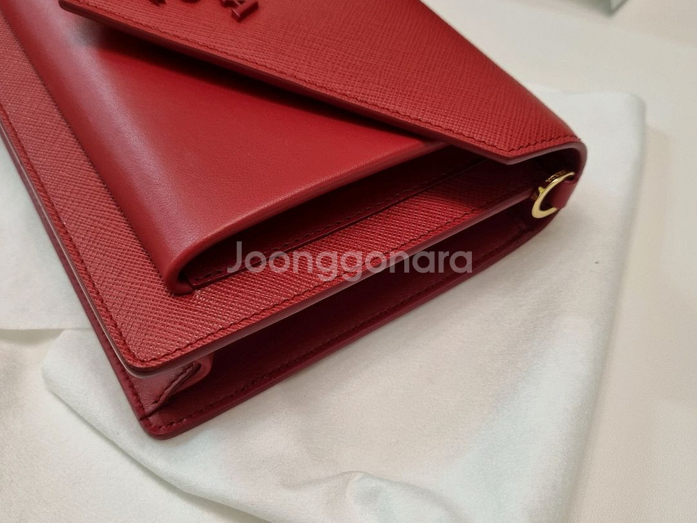 정품.새재품. 프라다 사피아노 미니백--1