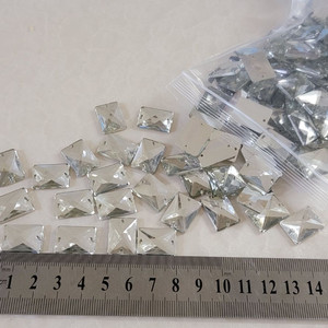 아크릴큐빅 사각 18미리 150개 일괄