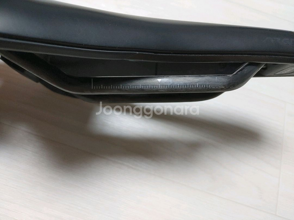 최상급안장] 안장 피직 아르고 R1(Fizik Argo R1) 140미리 안장팝니다.택포7.5만--8