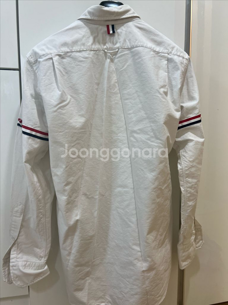 25fw 톰브라운 암밴드셔츠 4사이즈 (새상품급)--1