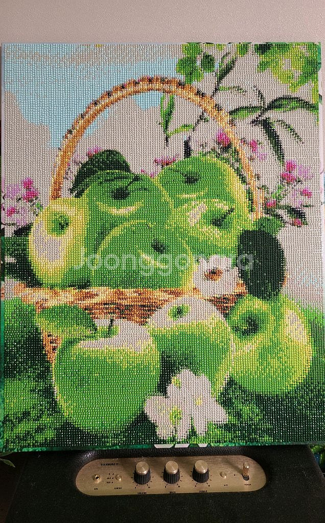 인테리어액자 보석십자수 사과액자 완성품 팝니다--0