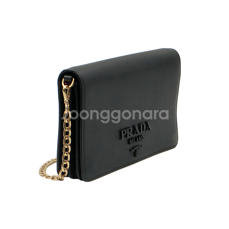 프라다 블랙 사피아노 레터링 로고 금장 체인 플랩 미니 크로스백 / 1BP012--5