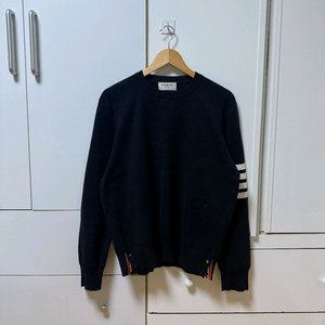 톰브라운 사선완장 밀라노스티치 금장 니트4사이즈