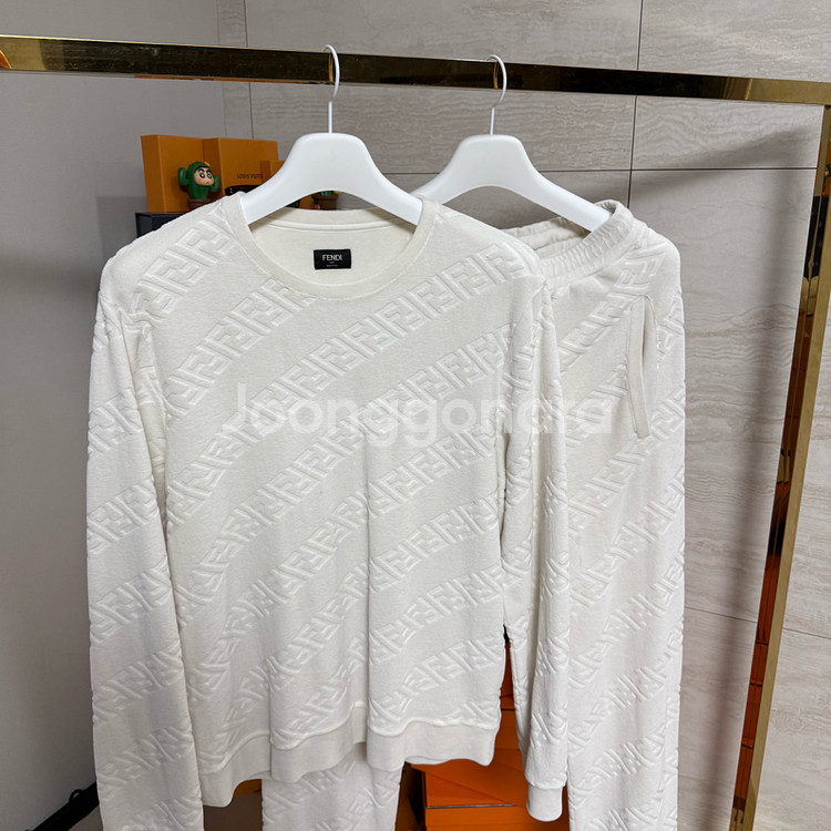 [상의L,하의48]펜디 FF 풀 패턴 모노그램 니트 조거팬츠 셋업--1