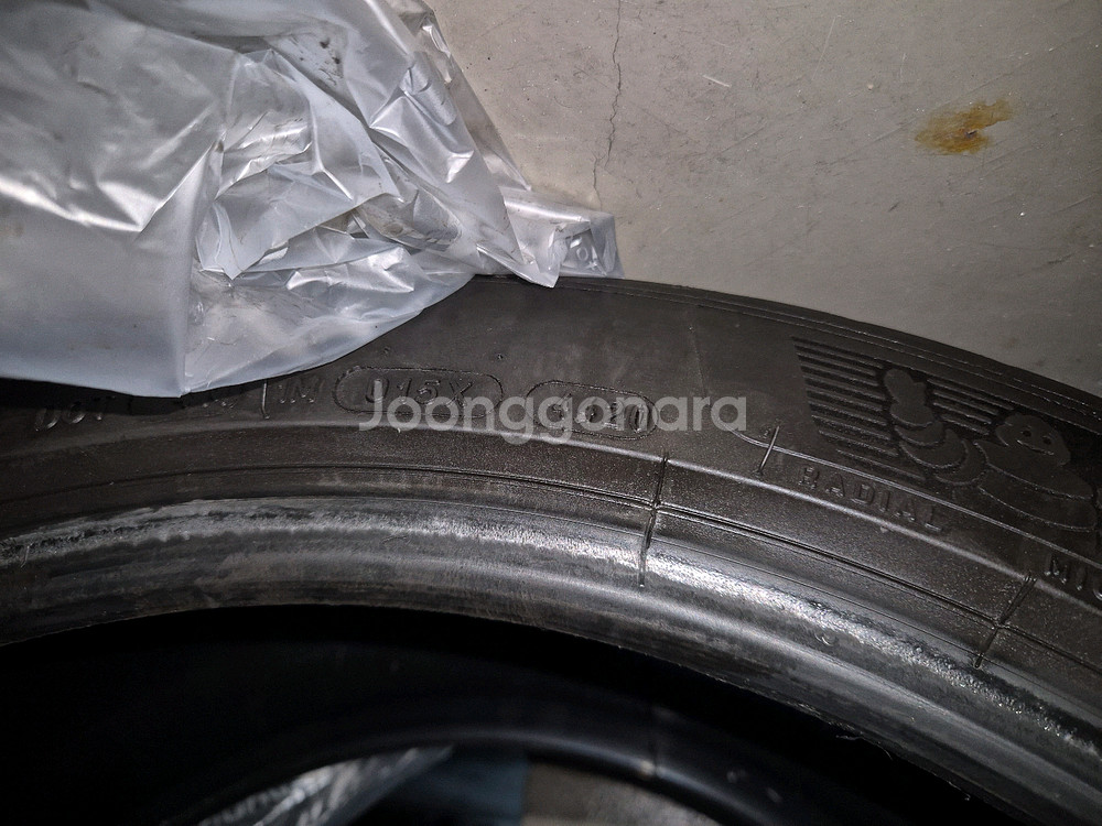 미쉐린 PS4 AS 275/40/20 판매합니다.--2