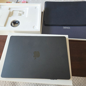 맥북에어 M2 15인치 8/256 A급 풀박스 팝니다